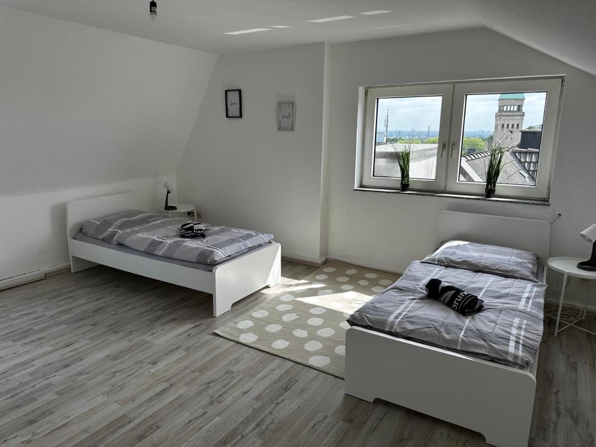 A&V Apartments Schoene Dachgeschoss Wohnung Apt Sterne 盖尔森基兴 外观 照片