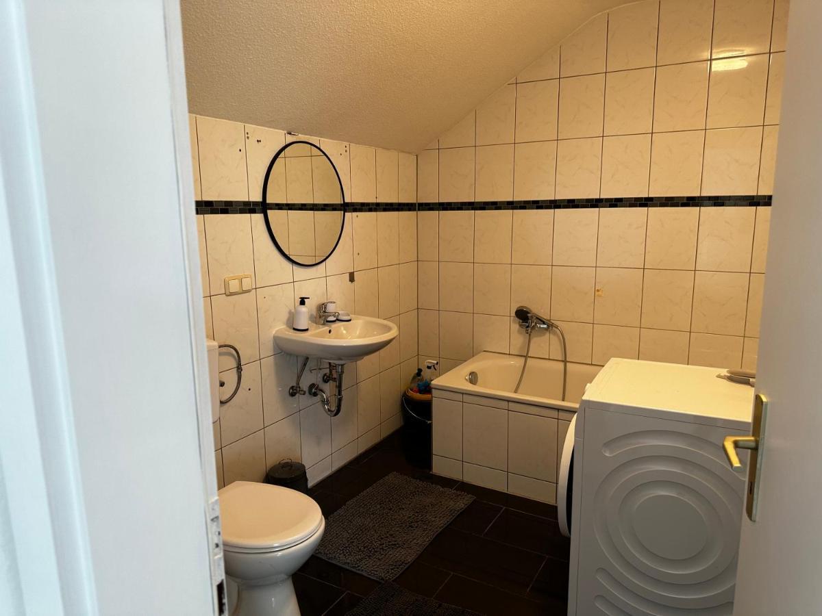 A&V Apartments Schoene Dachgeschoss Wohnung Apt Sterne 盖尔森基兴 外观 照片