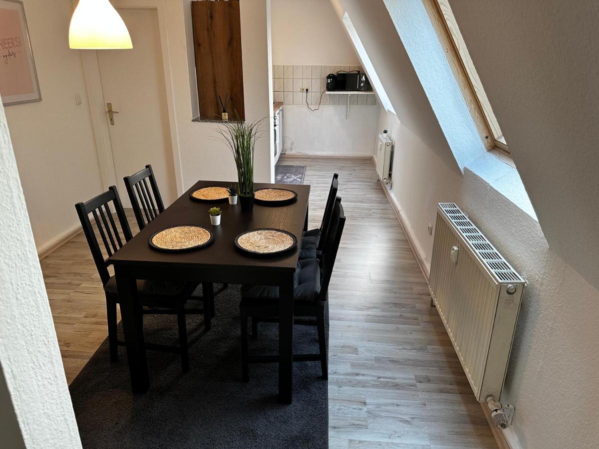 A&V Apartments Schoene Dachgeschoss Wohnung Apt Sterne 盖尔森基兴 外观 照片