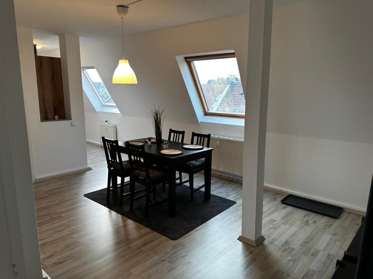 A&V Apartments Schoene Dachgeschoss Wohnung Apt Sterne 盖尔森基兴 外观 照片
